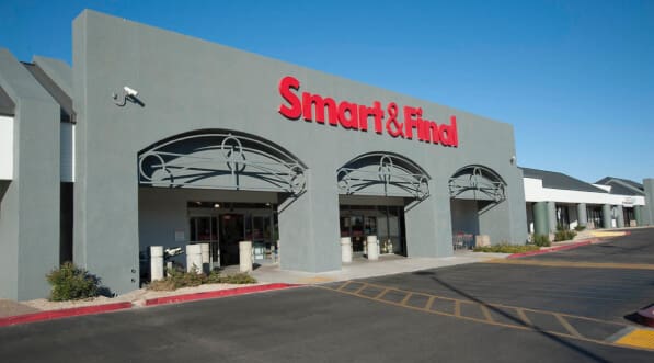 New Painted Building for Smart & Final Shopping Center